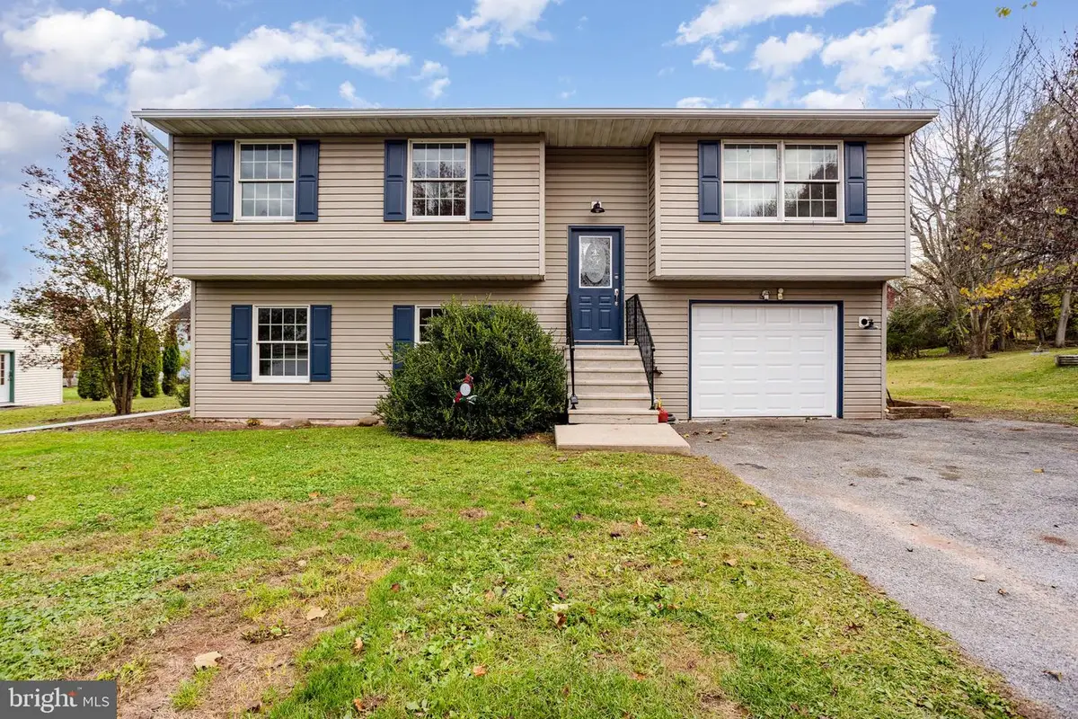 404 Shelleys Ln, Etters, PA 17319 - Image #1