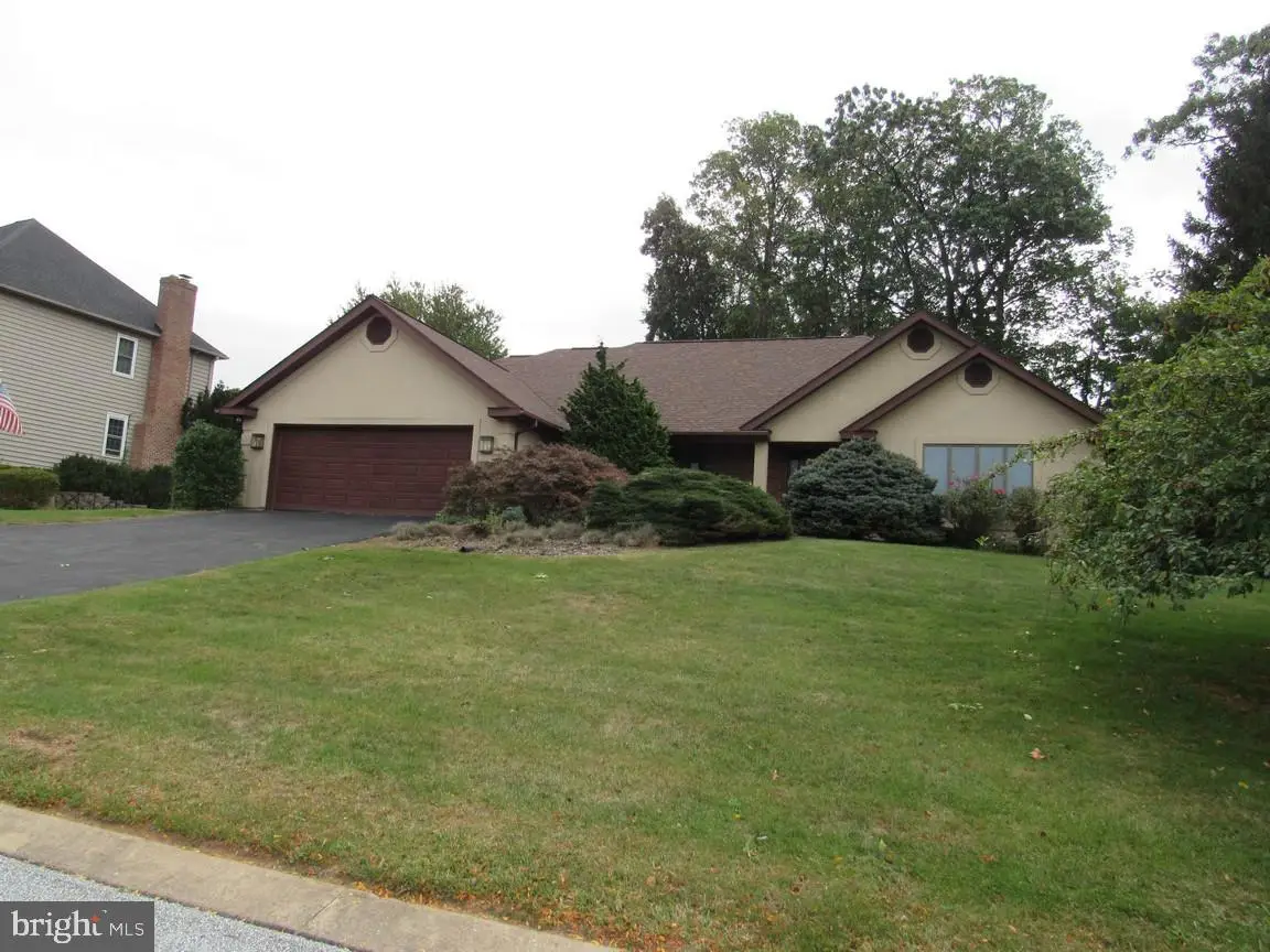 889 Heritage Hills Dr, York, PA 17402 - Image #1