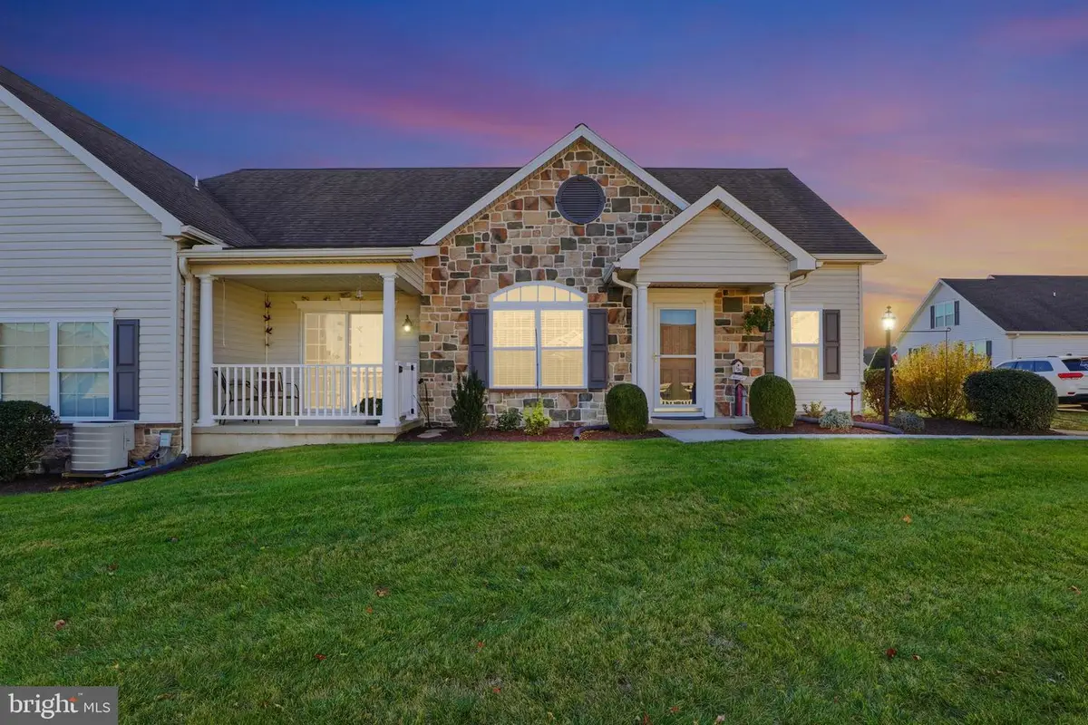 137 Mineral Dr #30d, York, PA 17408 - Image #1