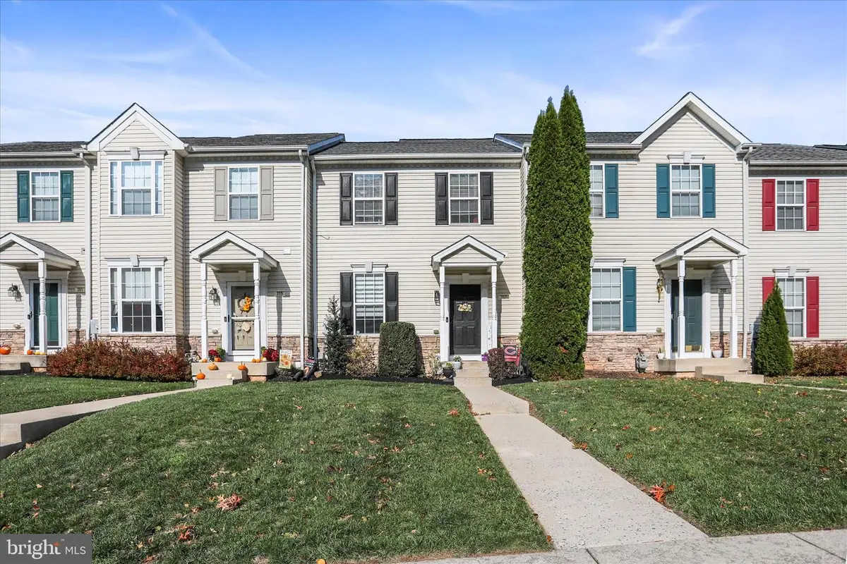 357 Bruaw Dr, York, PA 17406 - Image #1