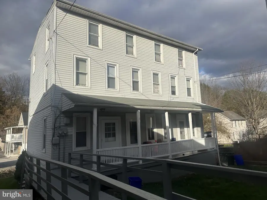 142 W Main St, Windsor, PA 17366 - Image #2