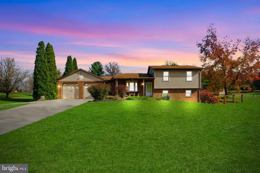 985 Dietz Rd, York, PA 17402 - Image #2