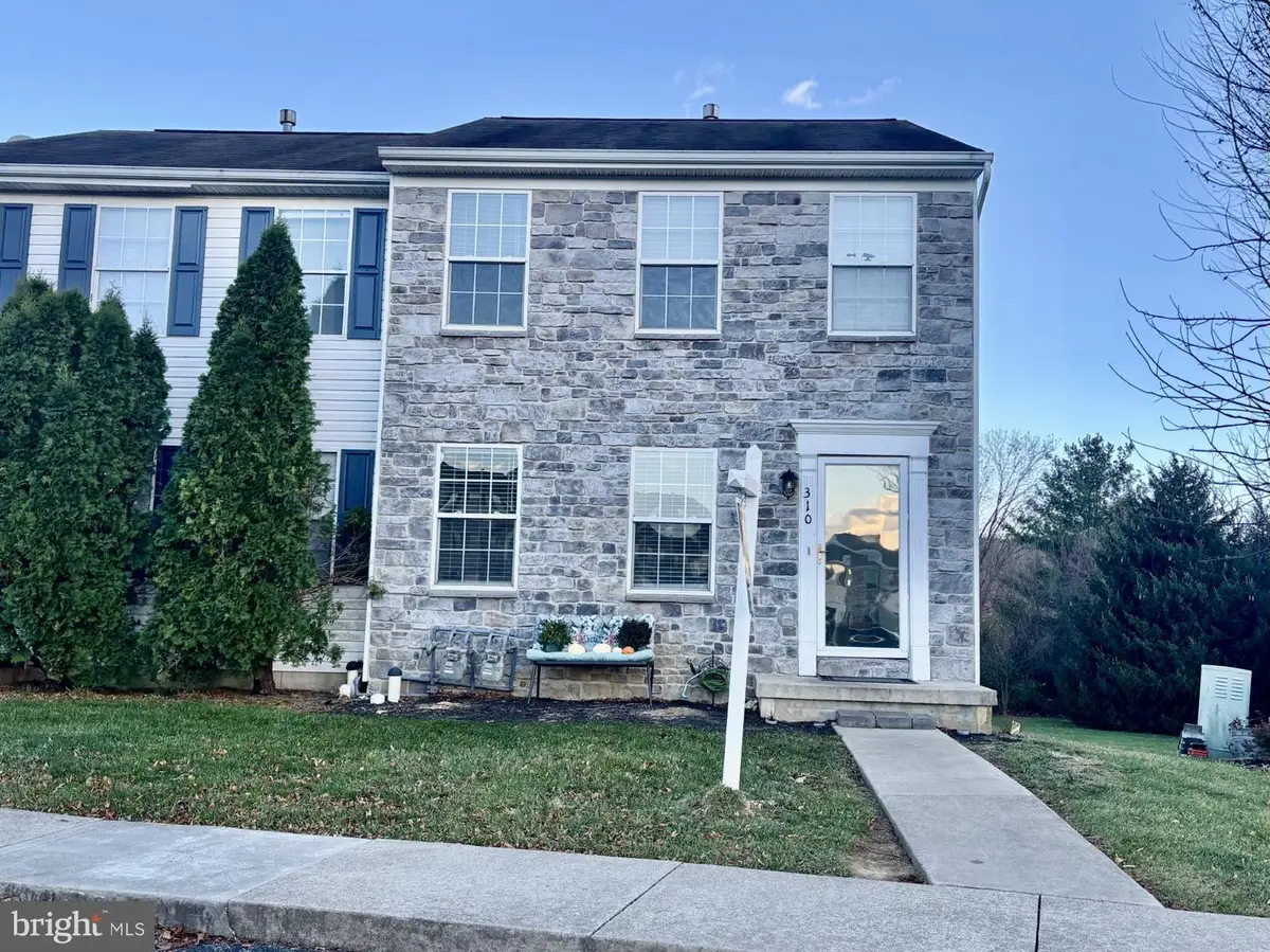 310 Charles Cir, York, PA 17406 - Image #1
