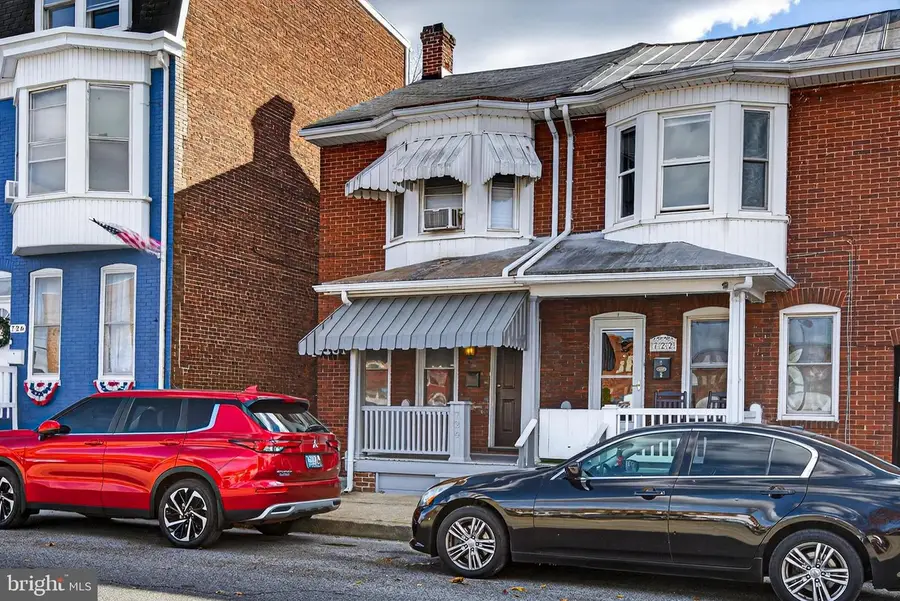 724 York St, York, PA 17403 - Image #2