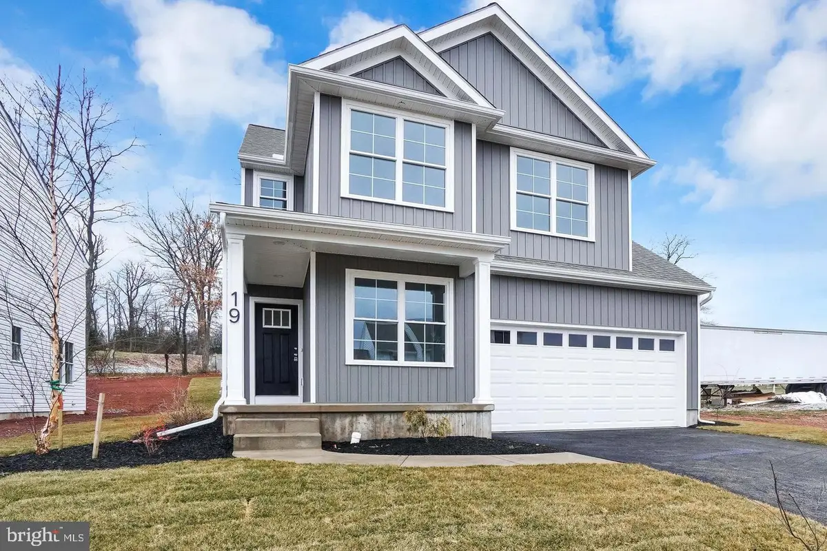 19 Eli Dr, York, PA 17404 - Image #1