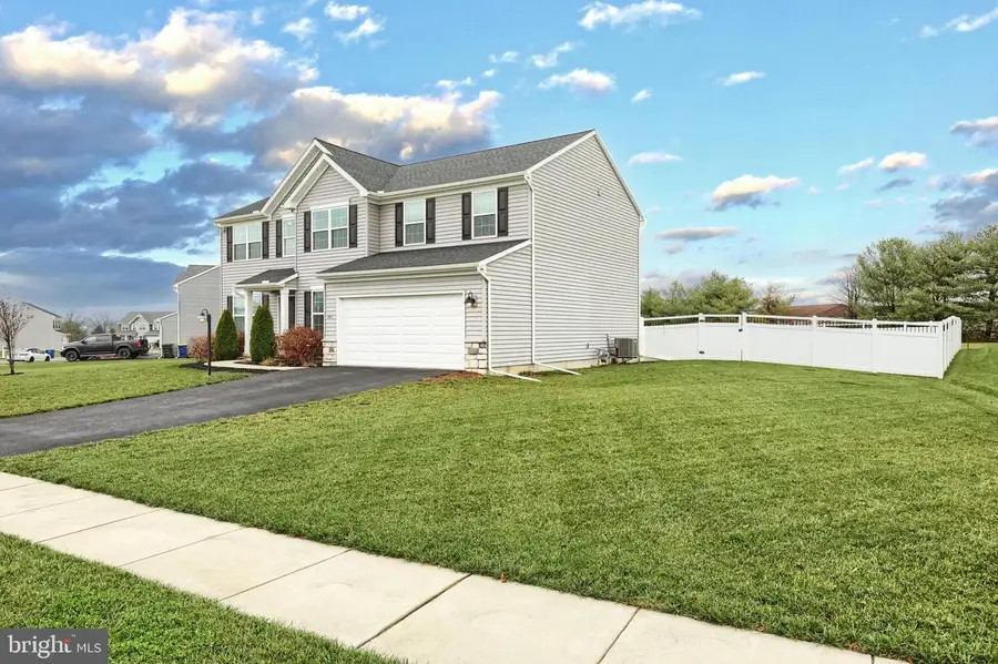 4021 Country Dr, Dover, PA 17315 - Image #3
