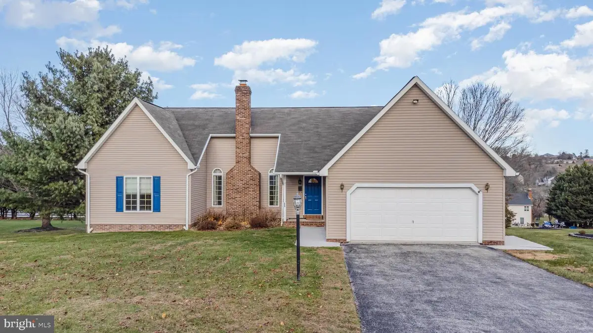11 Bridle Rd, Shrewsbury, PA 17361 - Image #1