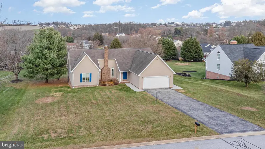11 Bridle Rd, Shrewsbury, PA 17361 - Image #2