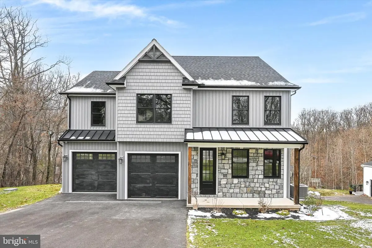 4 Pine Tree Dr, New Cumberland, PA 17070 - Image #1