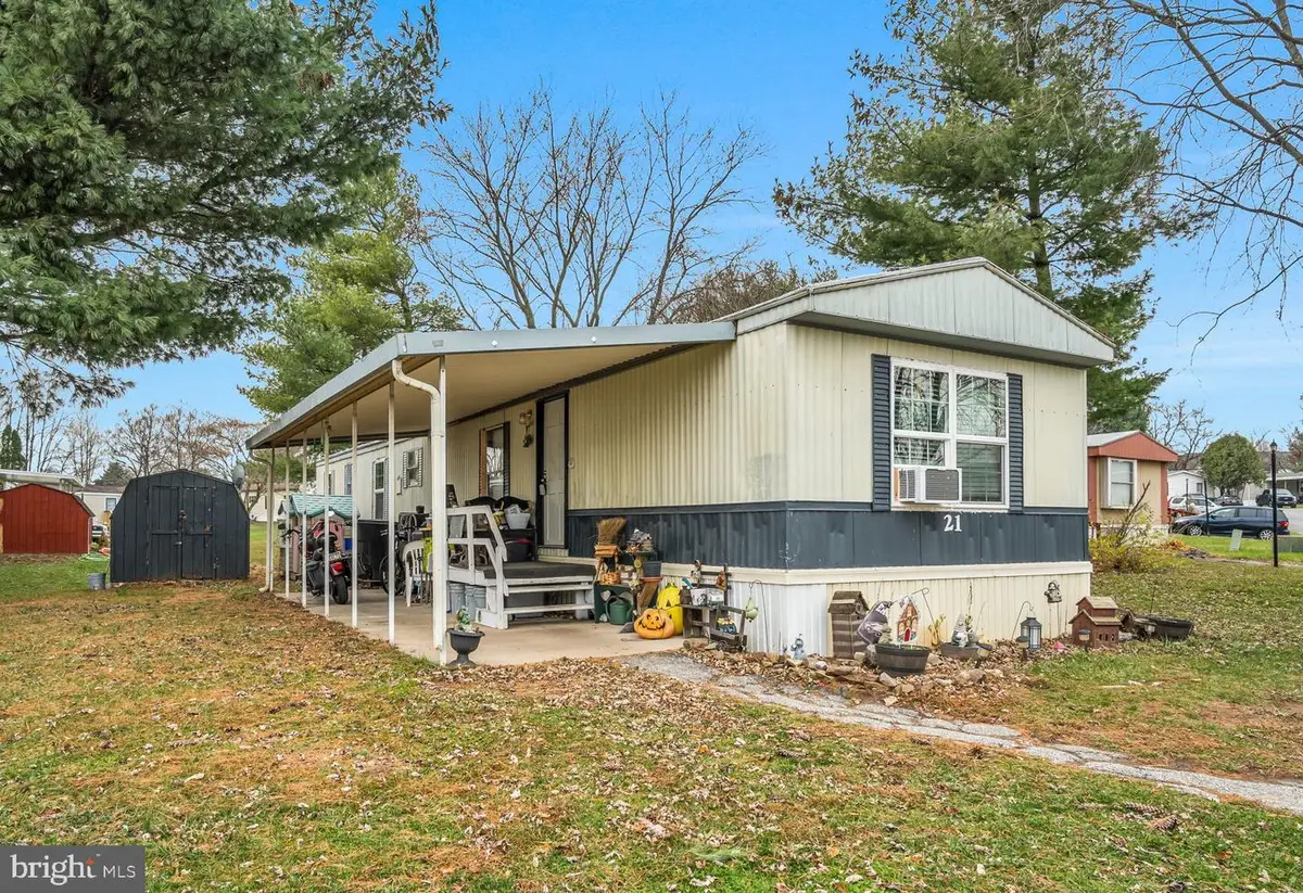 21 Willow Tree Ln, Dover, PA 17315 - Image #1