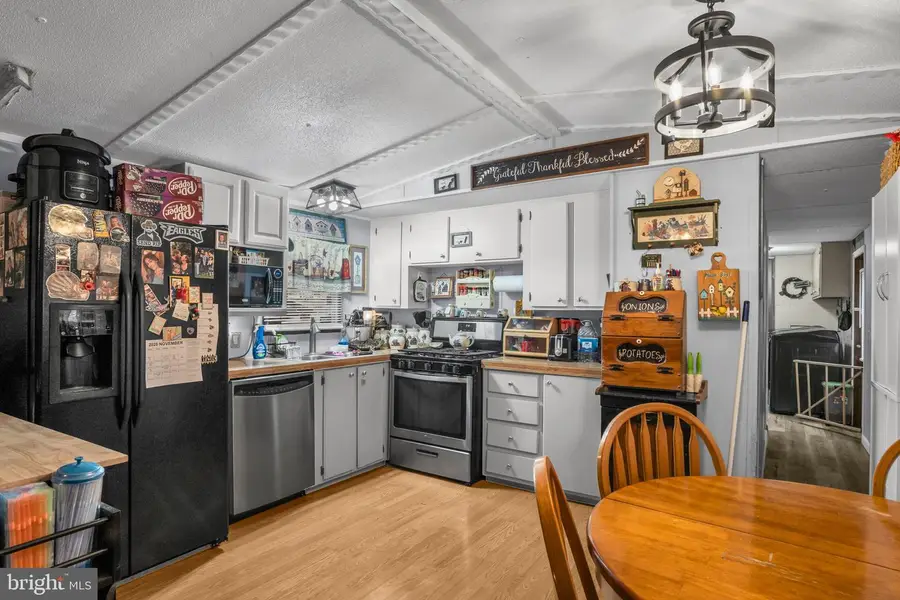 21 Willow Tree Ln, Dover, PA 17315 - Image #3