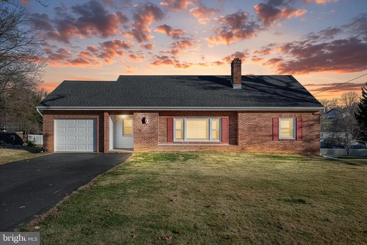 17 Charles Ave, Stewartstown, PA 17363 - Image #1