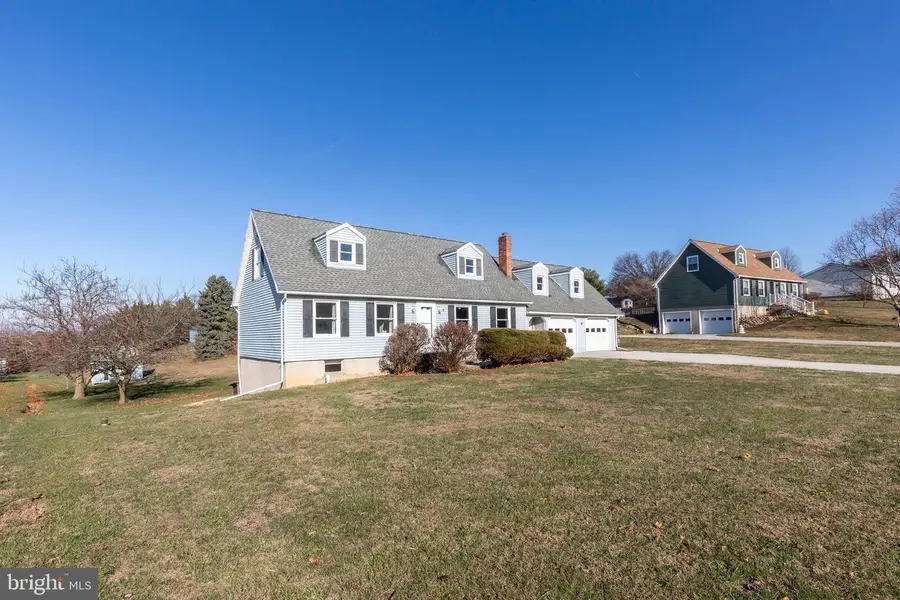 28 Pheasant Ridge Rd, Hanover, PA 17331 - Image #2