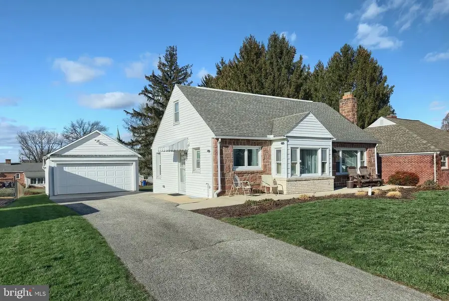 2263 Manor Rd, York, PA 17408 - Image #2