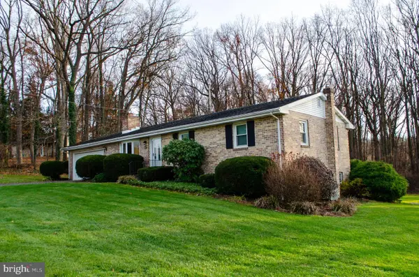 670 Dietz Rd, YORK, PA 17402