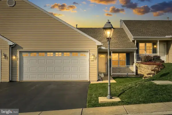 121 Furlong Way #121, RED LION, PA 17356