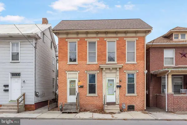 138-138 1/2 Pleasant St, HANOVER, PA 17331