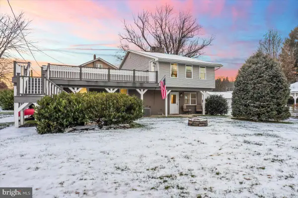 36 E Broadway, ETTERS, PA 17319