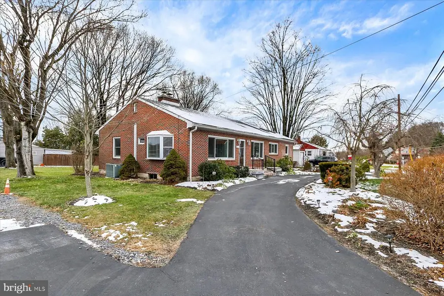 271 Spanglers Mill Rd, New Cumberland, PA 17070 - Image #2