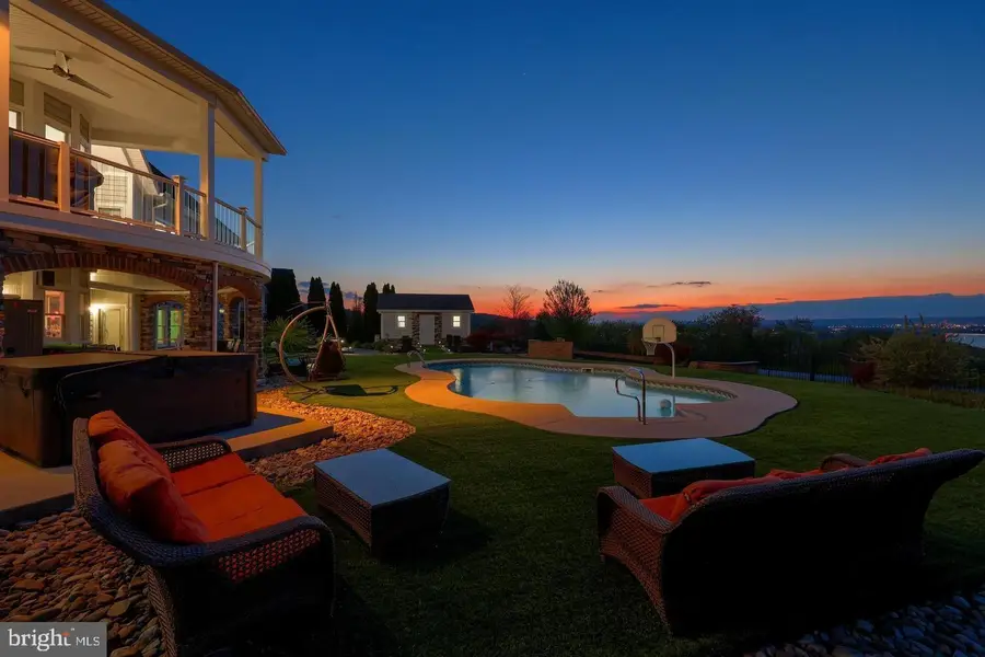 297 Thorley Rd, New Cumberland, PA 17070 - Image #3