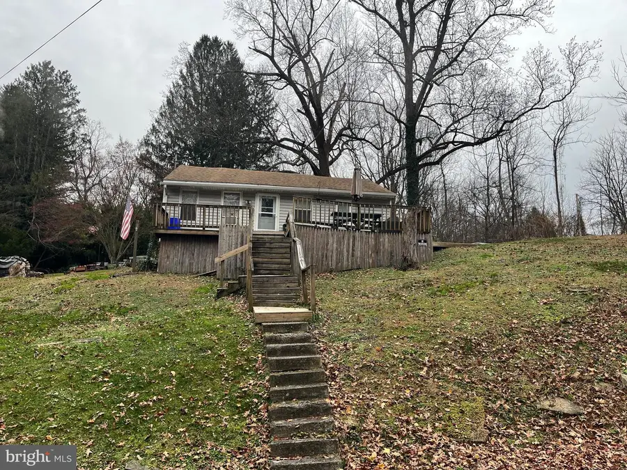 645 Park St, Manchester, PA 17345 - Image #2