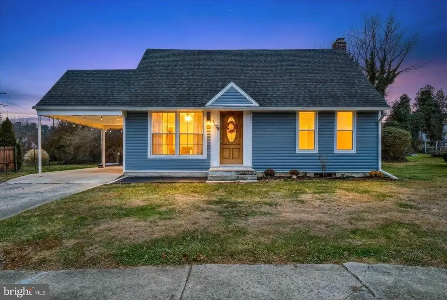 112 Oakleigh Dr, York, PA 17402 - Image #2