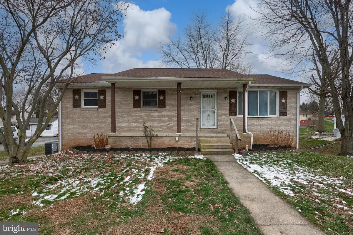 2624 Danielle Dr, Dover, PA 17315 - Image #1