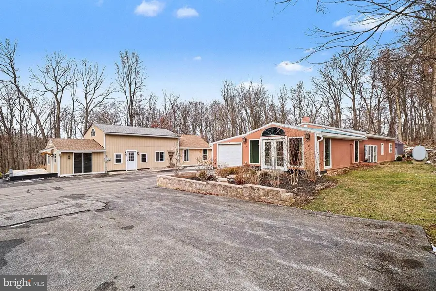 19717 Five Forks Rd, New Freedom, PA 17349 - Image #2