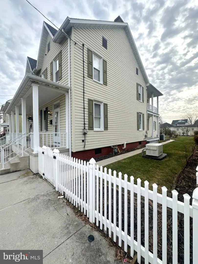 225 & 227 Locust St, Hanover, PA 17331 - Image #2