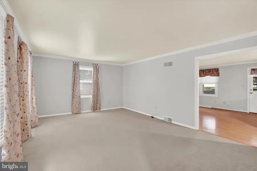 2172 Southbrook Dr, York, PA 17403 - Image #3