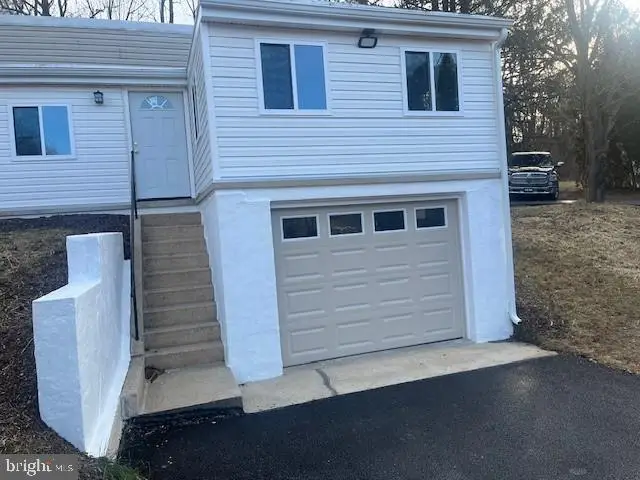 515 E Snyder Corner Rd, Red Lion, PA 17356 - Image #2