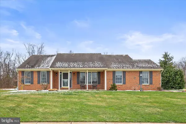 3090 Emmanuel Dr, YORK, PA 17408