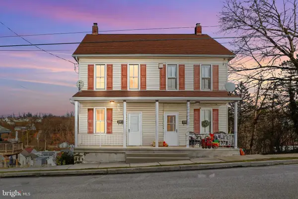 143 W Broad St, YOE, PA 17313