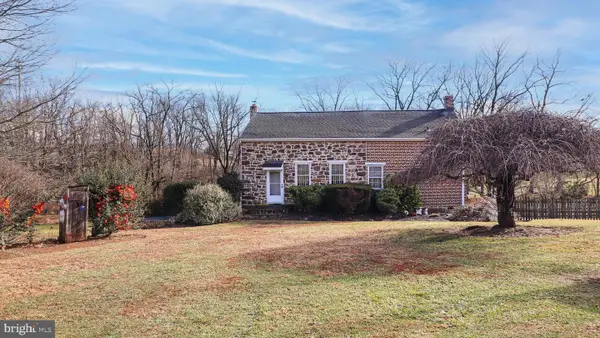 3155 Lehr Dr, YORK, PA 17404