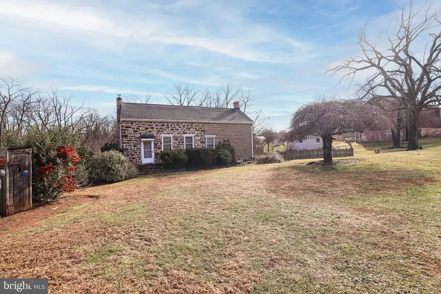 3155 Lehr Dr, York, PA 17404 - Image #2