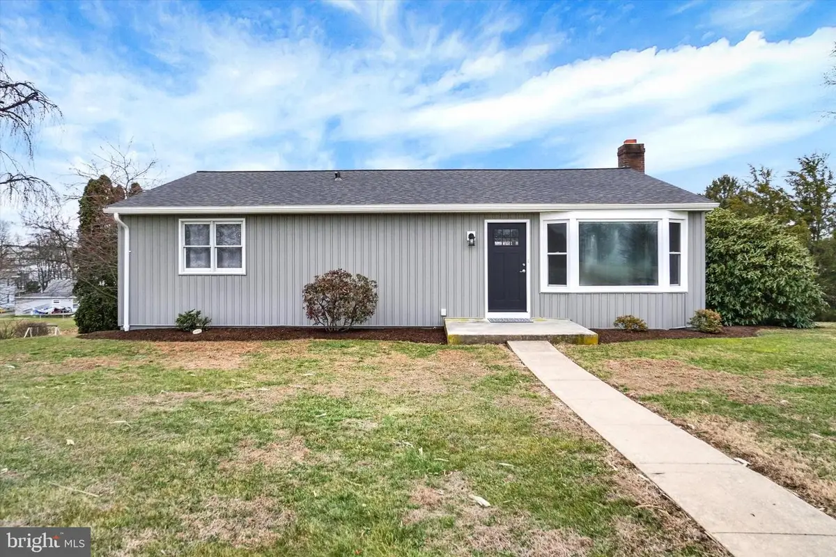 856 Sunnyside Rd, York, PA 17408 - Image #1