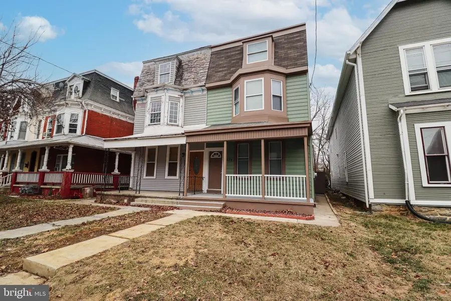539 W King St, York, PA 17401 - #2