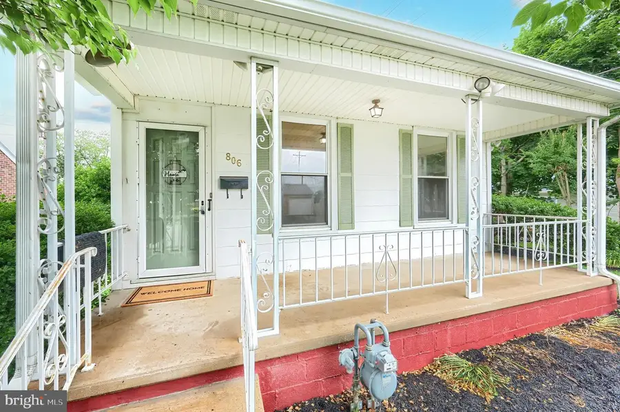 806 Pacific Ave, York, PA 17404 - Image #2