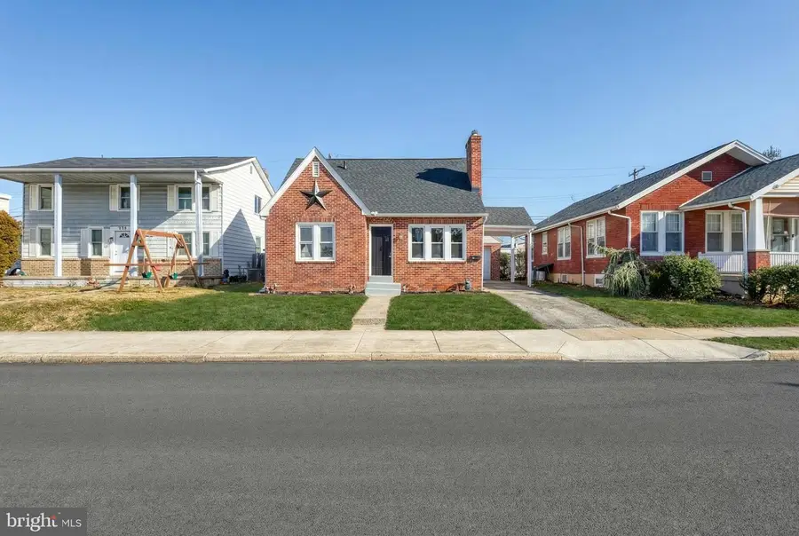 327 Norway St, York, PA 17403 - #3