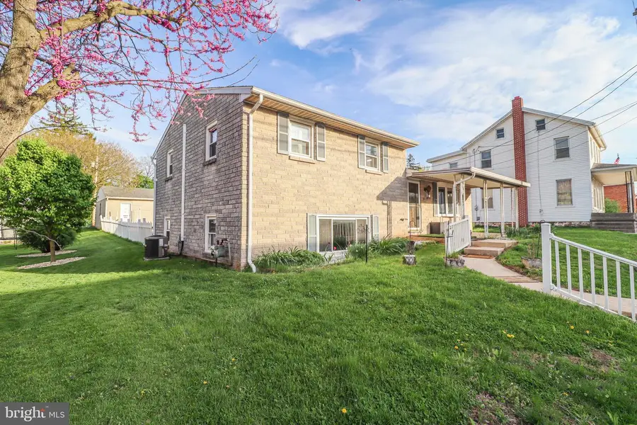 181 S Main St, Mount Wolf, PA 17347 - #2