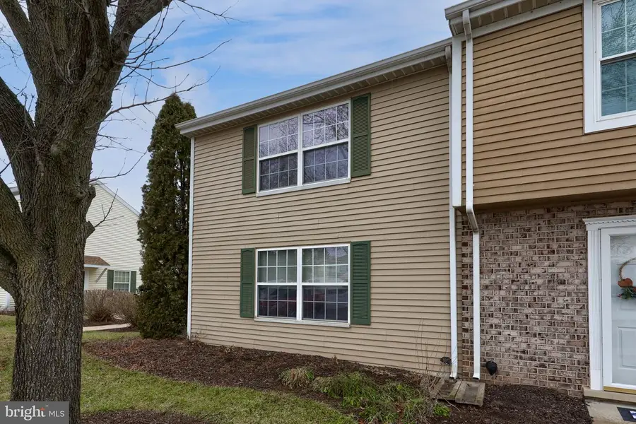 98 Lexton Dr, York, PA 17404 - Image #3