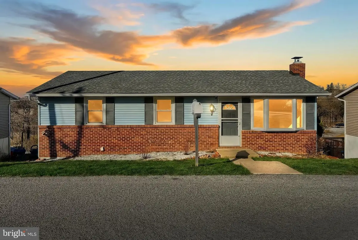 737 Atlantic Ave, Red Lion, PA 17356 - Image #1