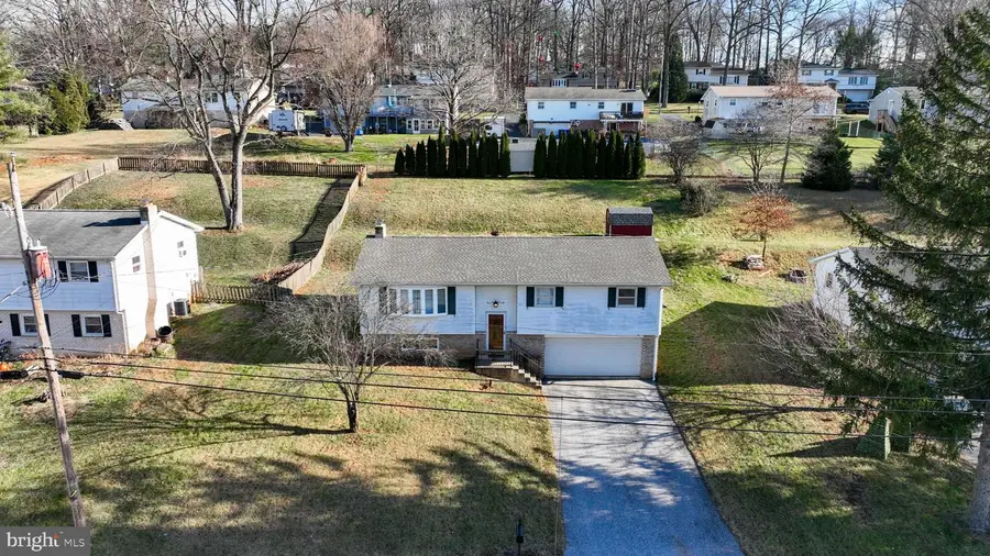 378 Allegheny Dr, York, PA 17402 - Image #2