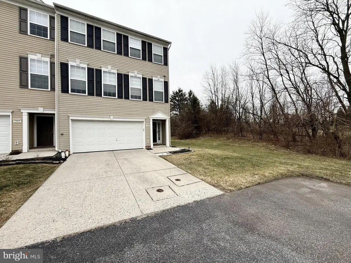 2164 Golden Eagle Dr, York, PA 17408 - Image #1