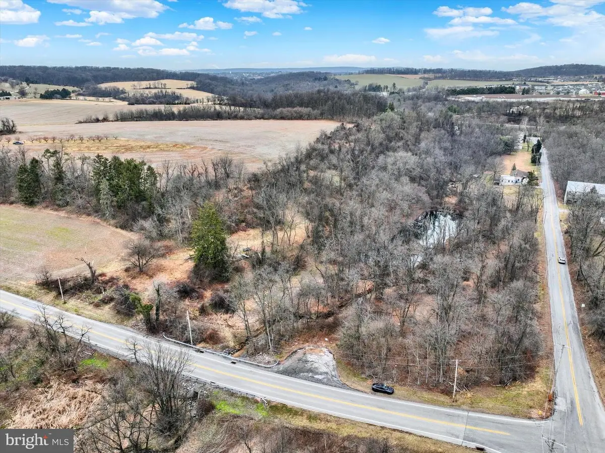 695 Oak Rd, Dallastown, PA 17313 - Image #1