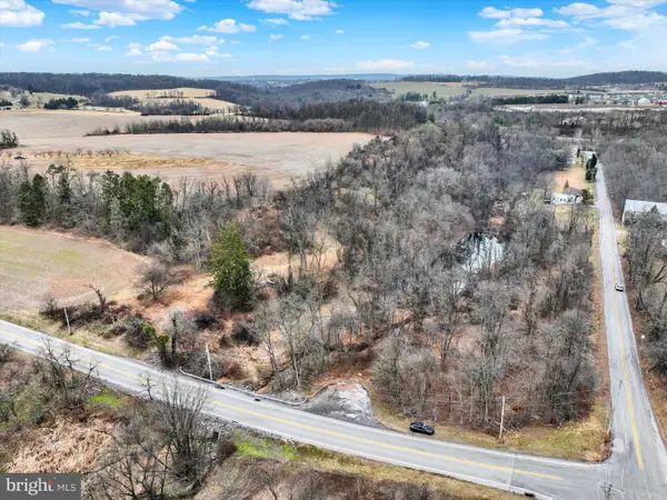 695 Oak Rd, DALLASTOWN, PA 17313