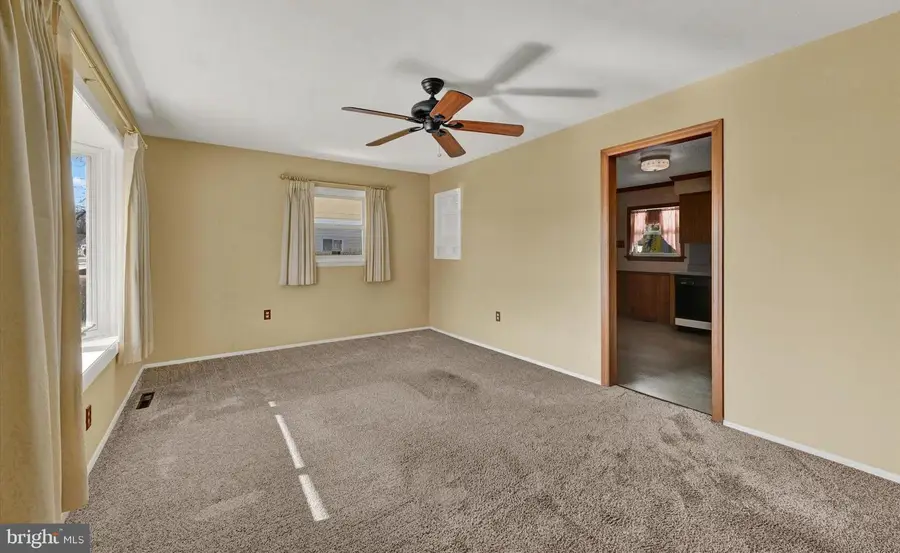 3813 Sylvan Dr, York, PA 17402 - Image #3