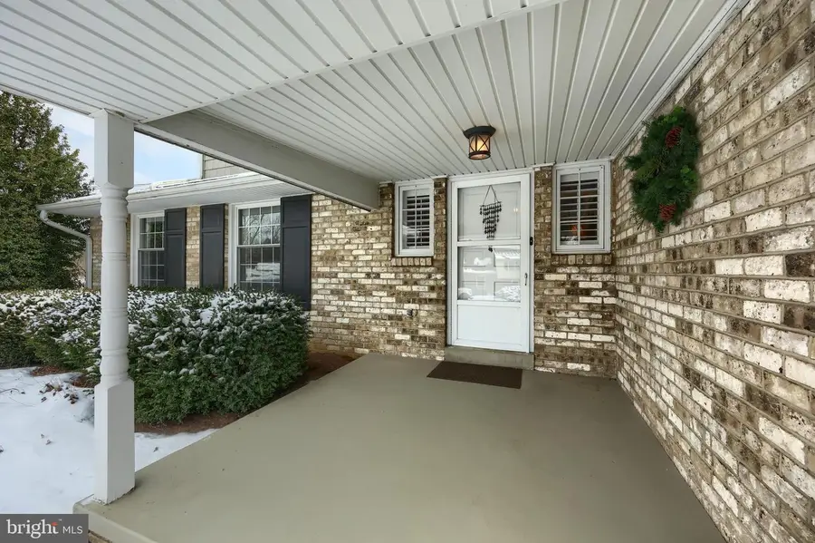2180 Blenheim Ct, York, PA 17403 - Image #2