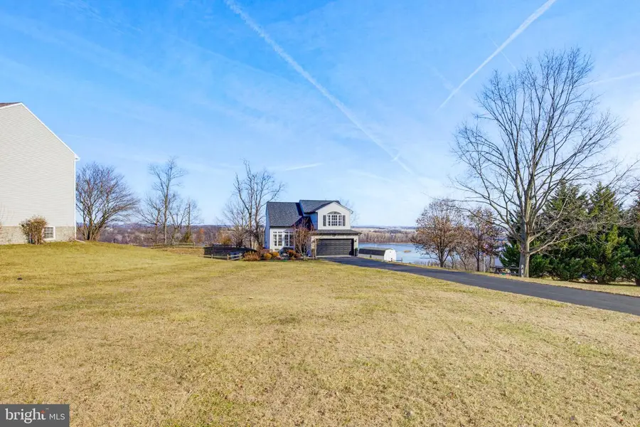 505 N Burberry Ln, Mount Wolf, PA 17347 - Image #3