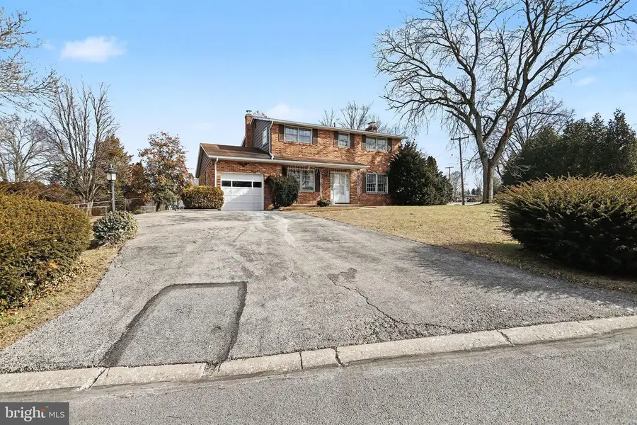 2072 Andover Dr, Dover, PA 17315 - Image #2